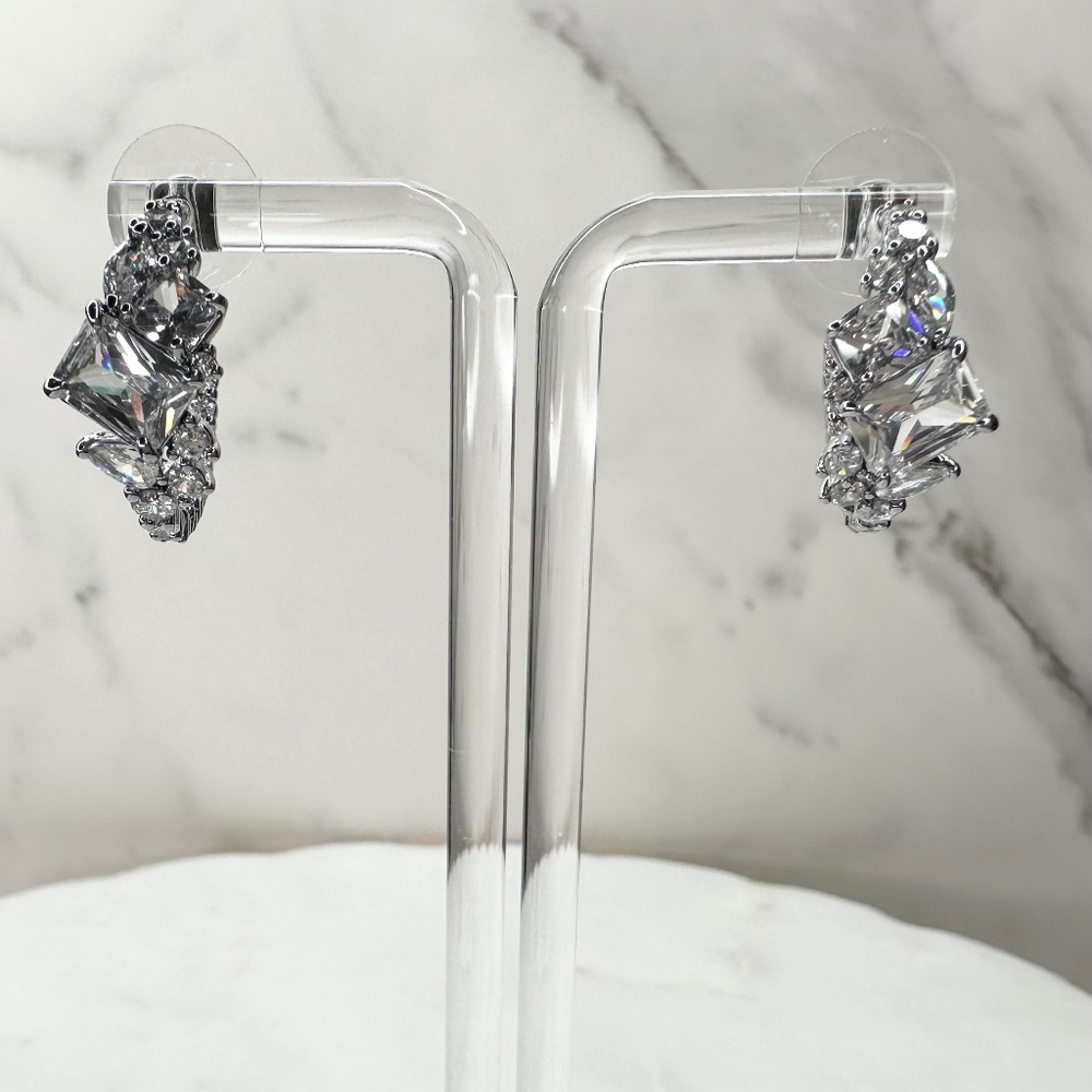 Bomb Party April Birthday Hoop Earrings A Cluster Of Love ER88352 NWT